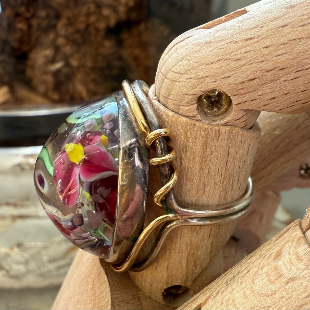 🌈HOST PICK🌈NWOT Artisan Lampwork Floral Silver Gold Ring Floral Glass Ring - Picture 9 of 16